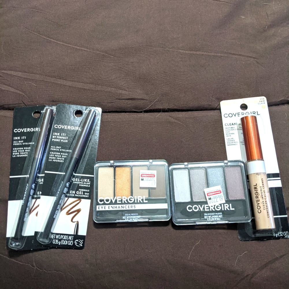 Cover girl makeup bundle 2 Cocoa brown eye liners, 2 quad eye shadow  1 conceal